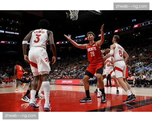 申京高位策应戏份增加,但防守端移动问题制约出场时间 申京高位策应戏份增加,但防守端移动问题制约出场时间